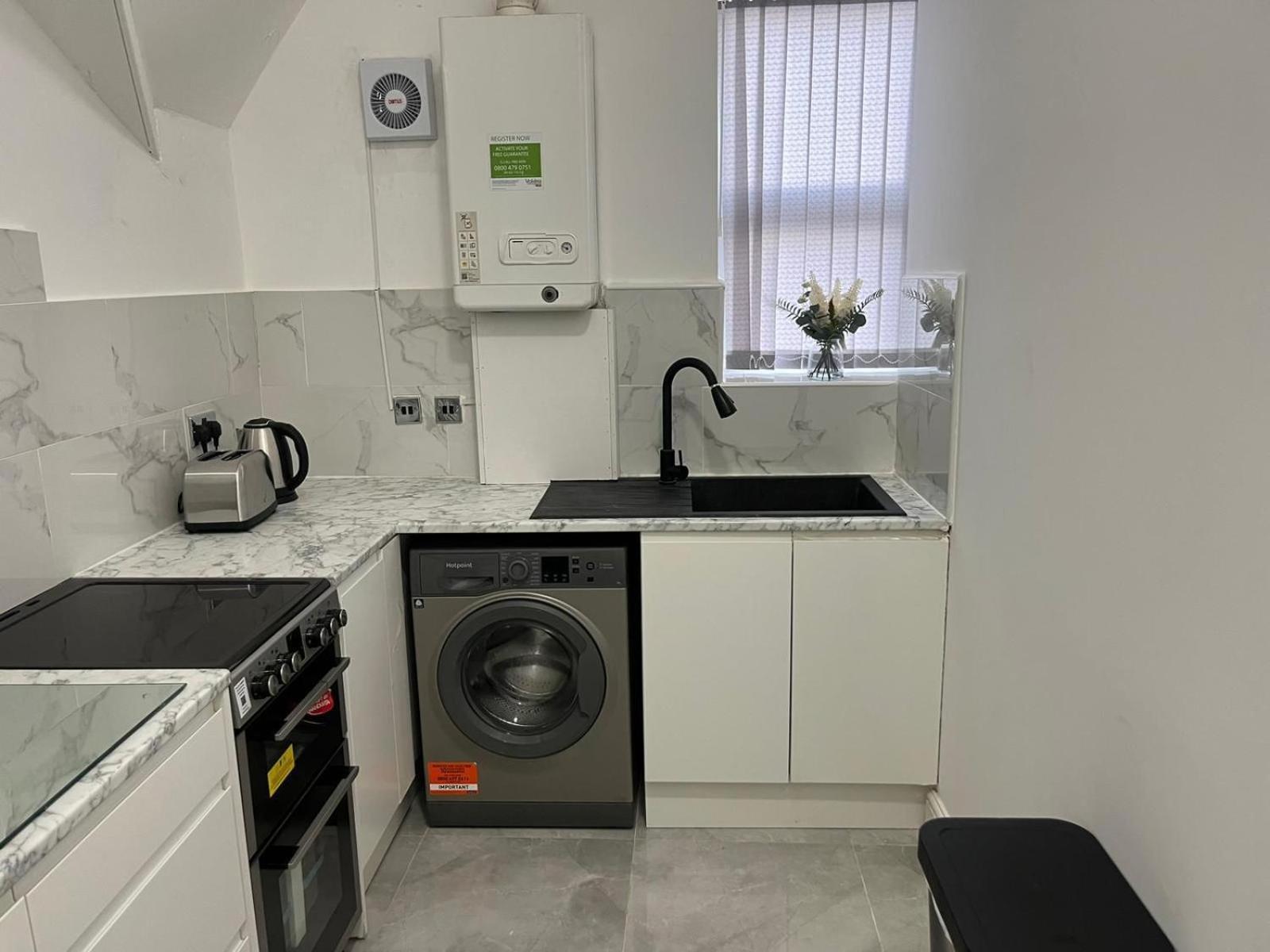 Affordably Elegant Apartments Close To Coop Live, Etihad Stadium And Manchester City Centre Exteriör bild